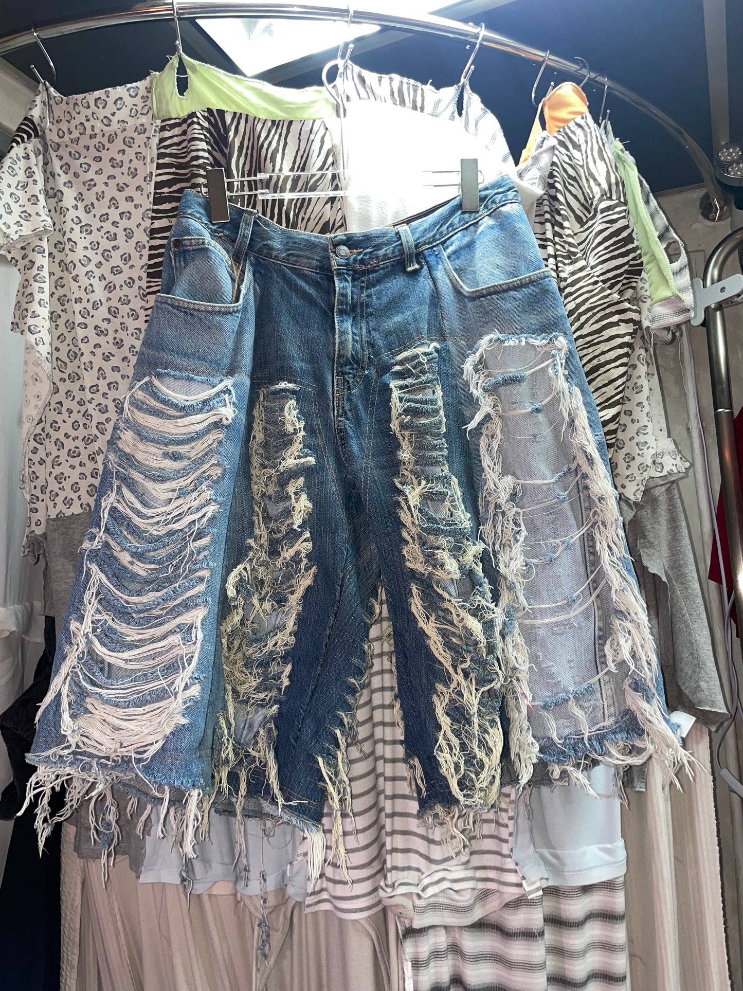 Vintage Remake Jorts (Ripped-33”)