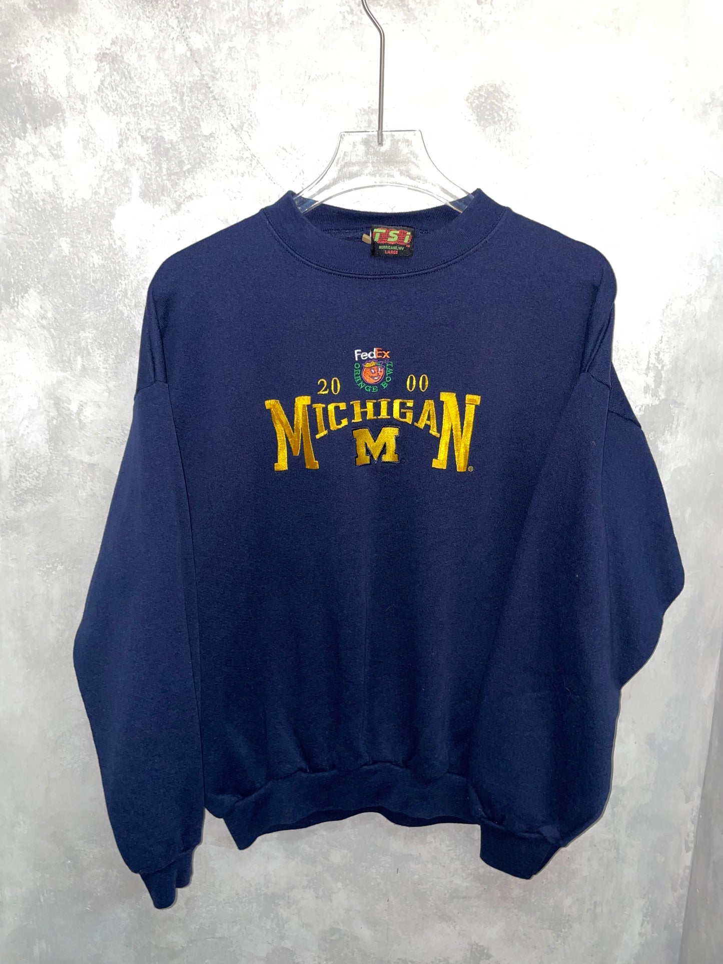 Vtg Embroidered Sweatshirt (L)