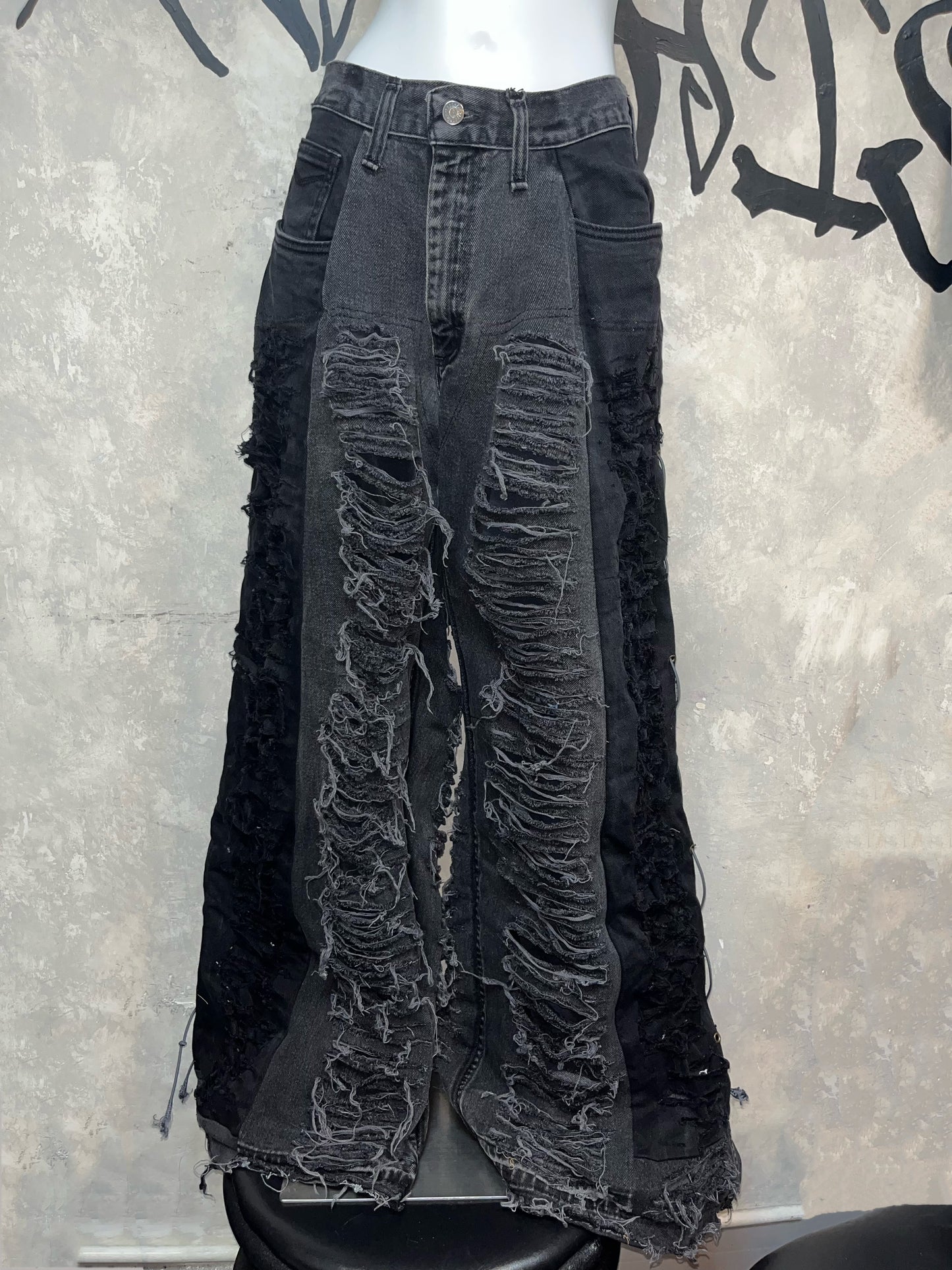 Remake Vintage Jeans (Ripped//Black) 30”