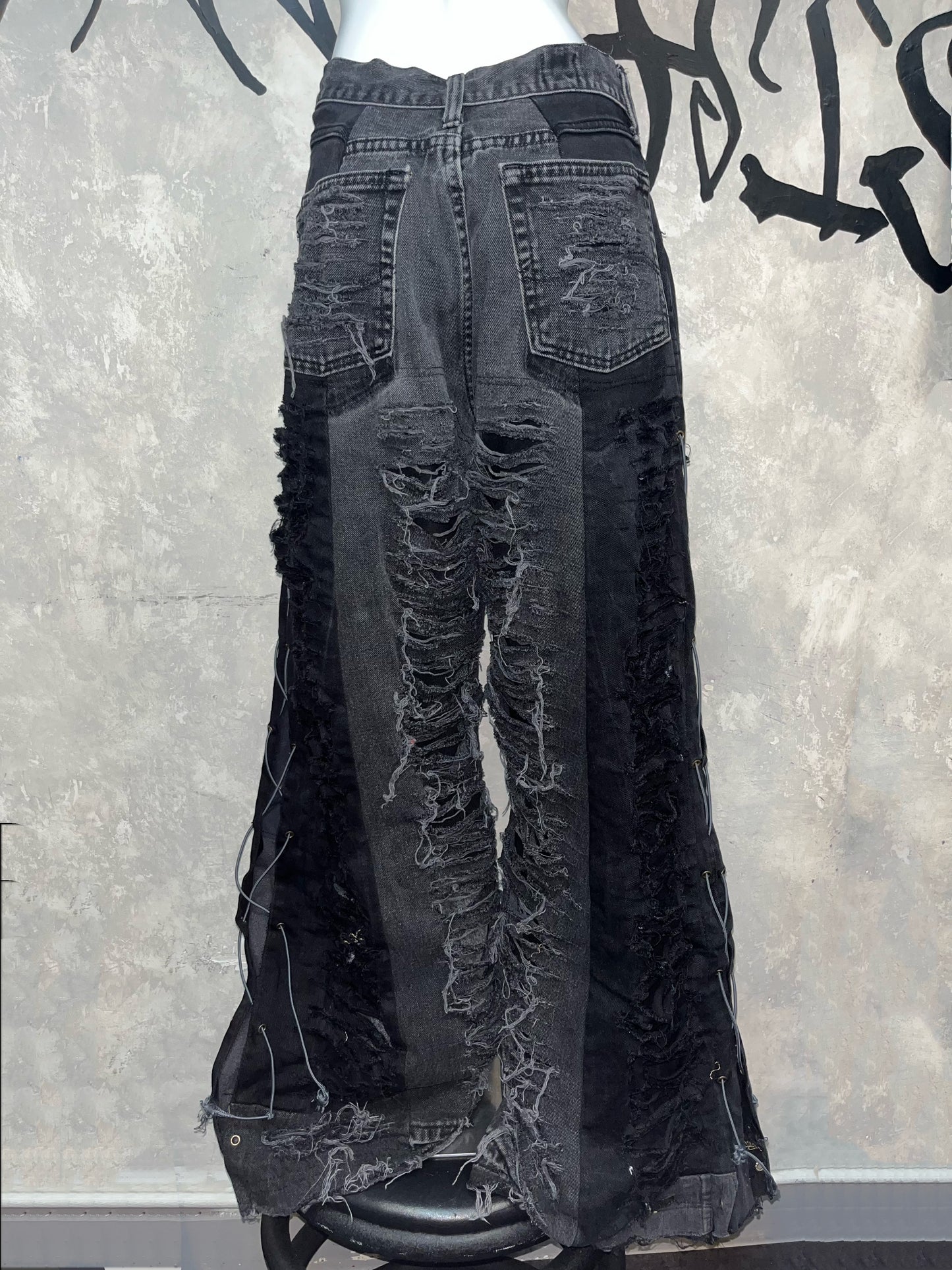 Remake Vintage Jeans (Ripped//Black) 30”